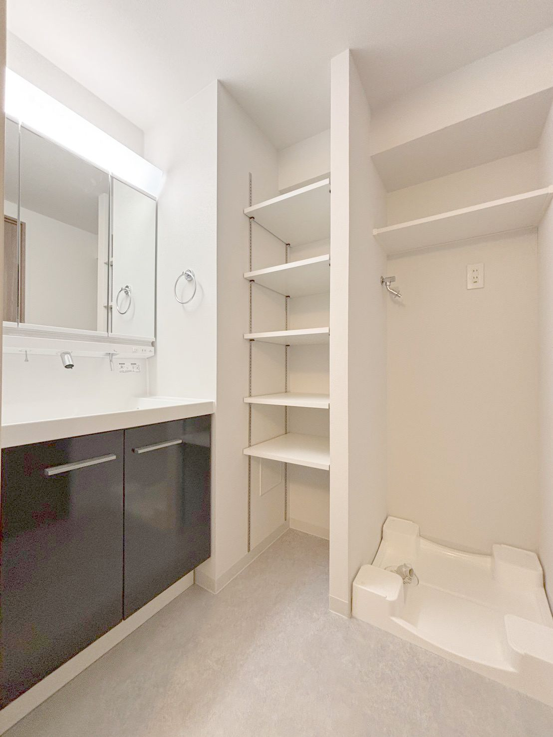 「防音マンション」343 RESIDENCE HONKOMAGOME Ⅰの洗面所|スペースが確保できる洗面所です（2026年9月7日撮影）