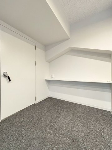 「防音マンション」343 RESIDENCE HONKOMAGOME Ⅰの内装|防音扉を採用でリビングと防音室との音（音楽）も低減してくれています！（2026年9月7日撮影）