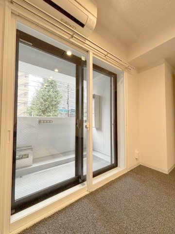 「防音マンション」343 RESIDENCE HONKOMAGOME Ⅰの設備|防音室の窓も2重サッシ仕様になります。（2026年9月7日撮影）