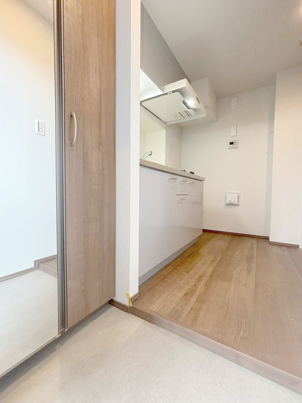 「防音マンション」343 RESIDENCE HONKOMAGOME Ⅱの玄関|明るい玄関です（2026年9月7日撮影）