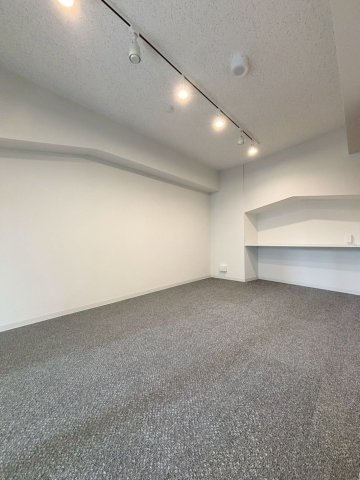 「防音マンション」343 RESIDENCE HONKOMAGOME Ⅱの洋室|防音室は防音床、防音壁、防音天井となっており、まさに楽器を演奏するためにつくられた24時間楽器演奏可能の防音室です