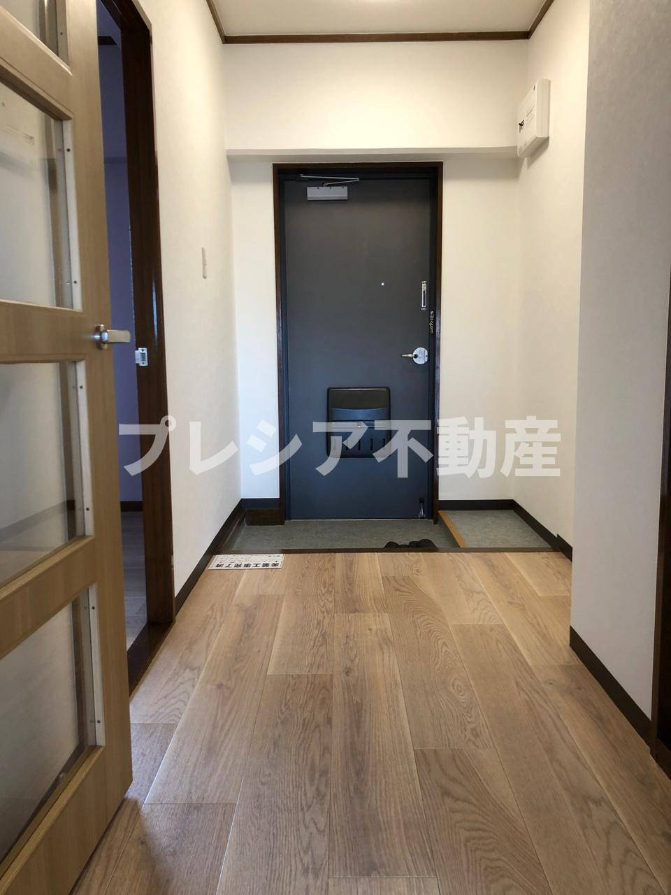ハイツ岡本の玄関