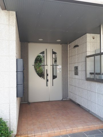 九曜新大塚マンションのエントランス