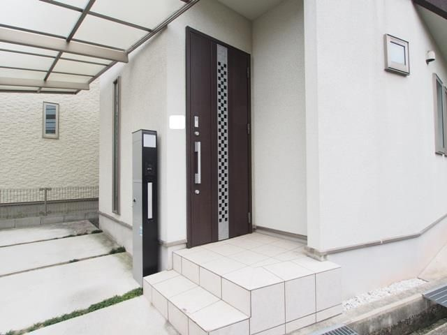 昭和台町１丁目戸建のエントランス