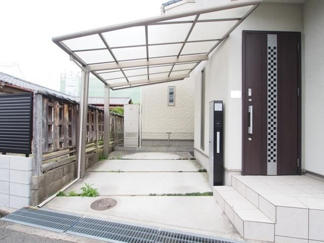 昭和台町１丁目戸建の駐車場