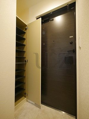コートタワー新横浜の玄関