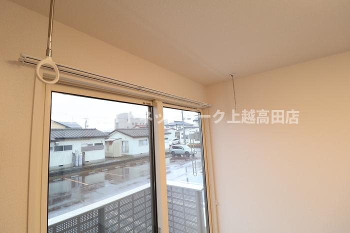 サンリジェール春日新田の展望|室内物干