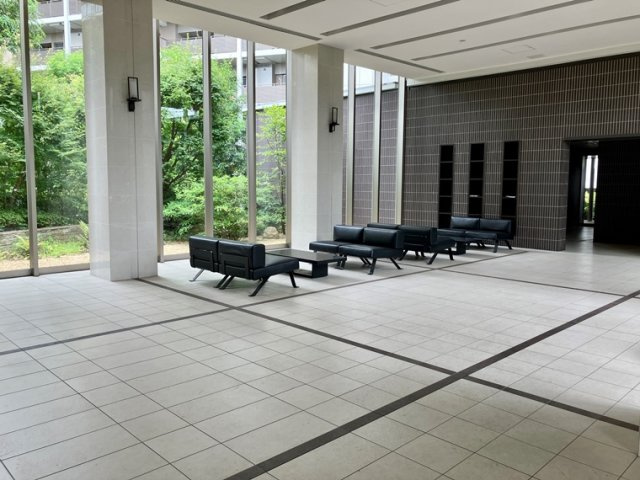 オーベルグランディオおおたかの森のロビー
