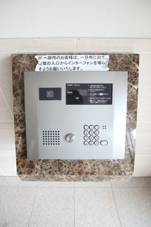 突然の来訪者の対応にも安心のオートロックつきマンション