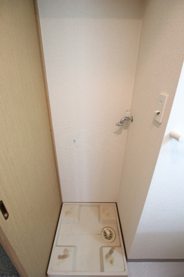 防水パン付き室内洗濯機置き場♪(清掃前写真)