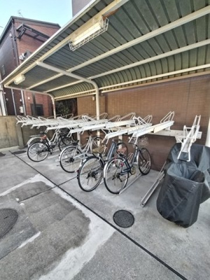 ★屋根付駐輪場★（空き確認・使用料等詳細はご確認下さい）