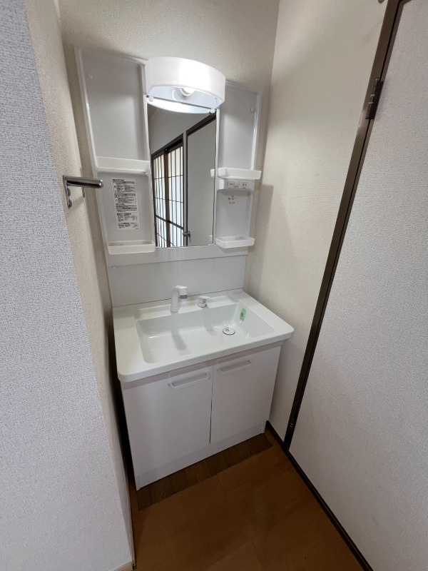 柏市柏のアパートの洗面所