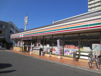 セブン－イレブン 横須賀北久里浜店まで850ｍ