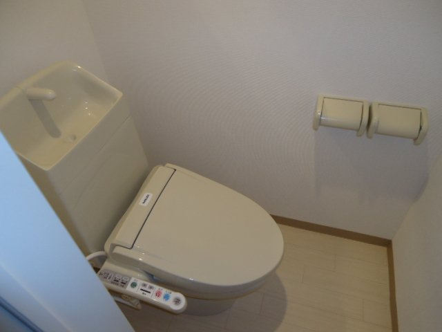 ロランジュのトイレ|シャワー付トイレ