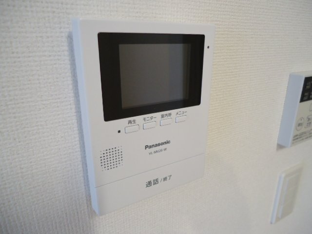 ロランジュの内装|カメラ付インターホン