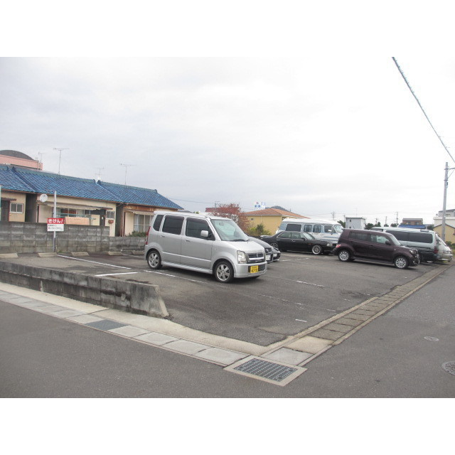 岐阜市岩地１丁目の駐車場