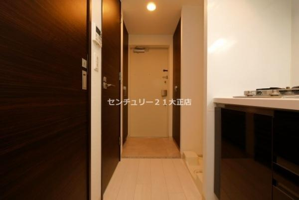 エステムコート難波WEST-SIDE5アジュールの玄関