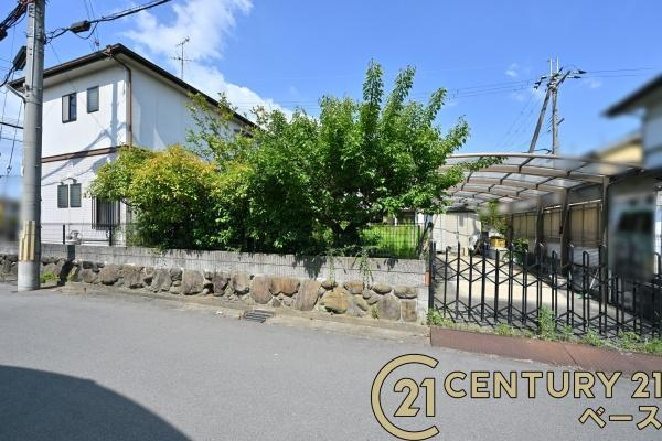 磯城郡三宅町伴堂　一戸建の駐車場|■現地撮影写真■広々としたカーポート完備！