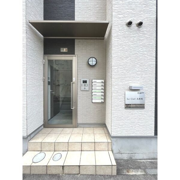 Le Ciel 大秋町　名古屋市賃貸　仲介手数料無料のエントランス