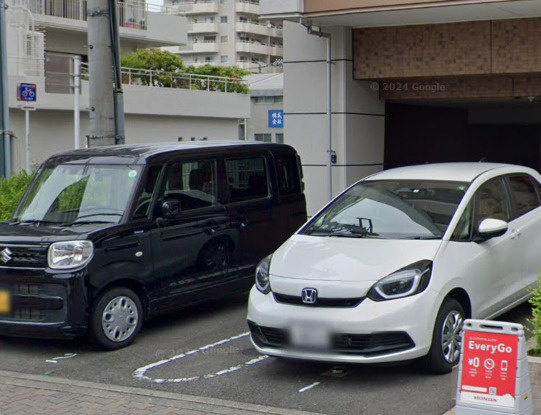 プレサンスSAKAEリバースタイル　名古屋市賃貸　仲介手数料無料の駐車場