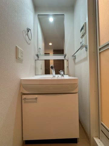 プレサンスSAKAEリバースタイル　名古屋市賃貸　仲介手数料無料の独立洗面台