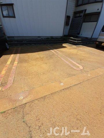 ラフレシールの駐車場