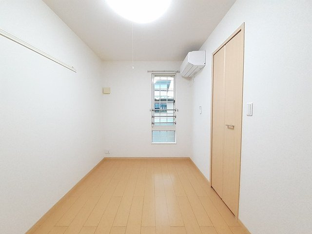 富山市婦中町上田島のアパートの内装