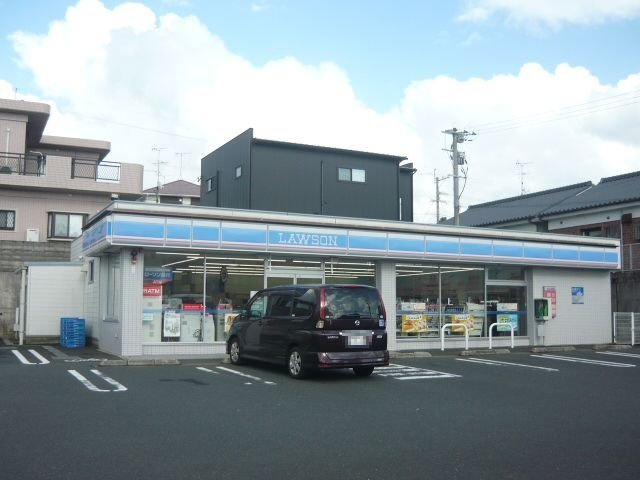 レジデンスリッチＡの周辺|ローソン　吉野花棚店まで800m