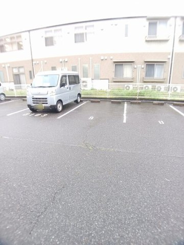 エスポワールＤの駐車場