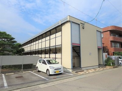 レオパレスフォレストの外観