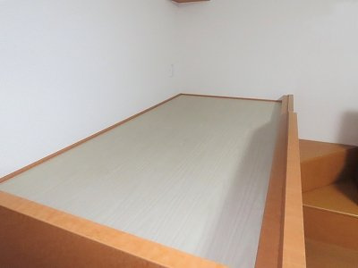 レオパレスフォレストの寝室|ベッドスペース