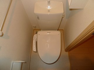 フォーシーズンⅡのトイレ|清潔感のあるトイレです