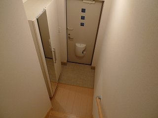 フォーシーズンⅡの玄関|ゆったりとした玄関です