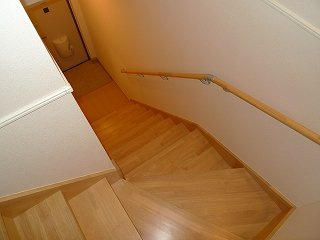 フォーシーズンⅡの内装|明るい室内です
