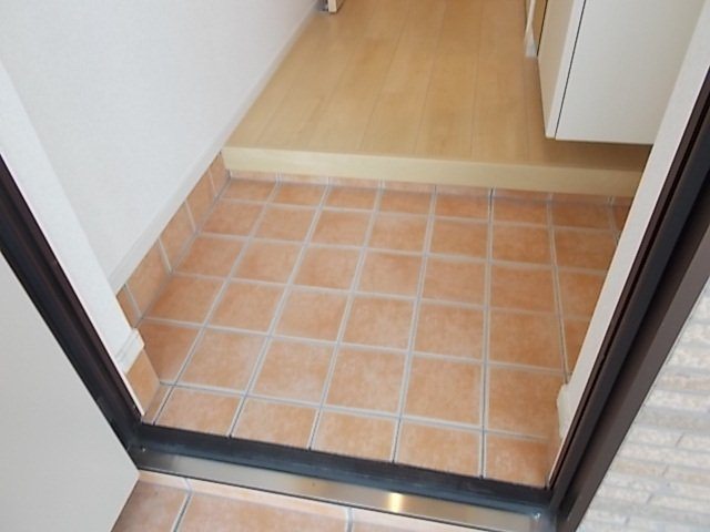 アルバⅠの玄関|収納もある玄関です