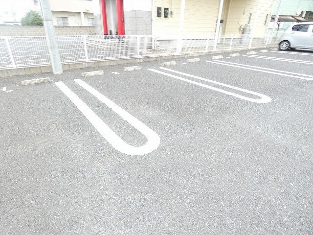 グラン・ソレイユの駐車場|車をお持ちの方に嬉しい駐車場付きの物件です