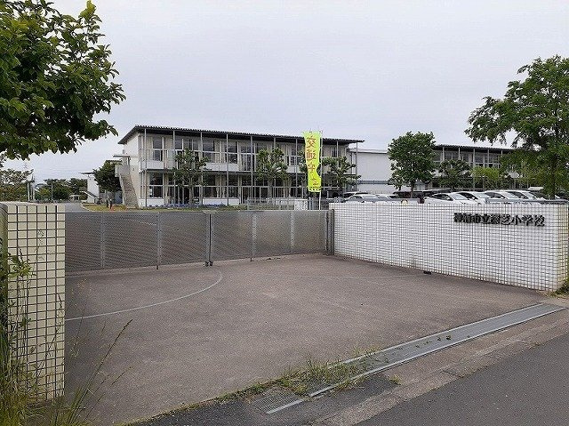 アヴニールⅦの周辺|神栖市立深芝小学校まで500m