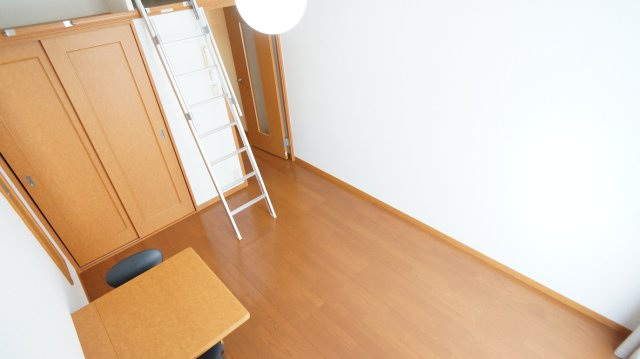 レオパレスプレミールⅡのその他|クローゼット付きでお部屋を広々お使い頂けます。
