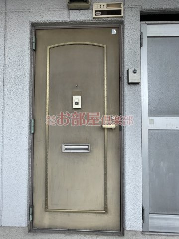コーポラスKの玄関|明るい玄関です