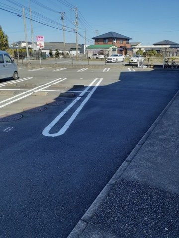 フィオーレ　カンナの駐車場