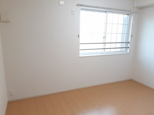 フォレストⅡの内装|明るい室内です
