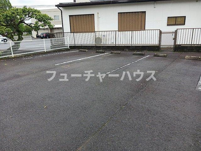 カサグランデ宍戸Ａの駐車場