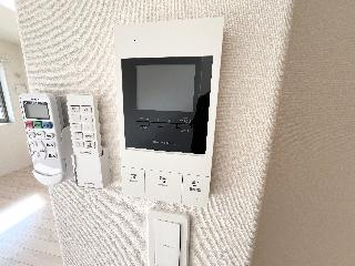 コンフォルト春日西Ⅱの内装|カメラ付インターホン