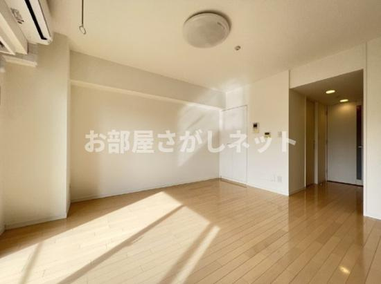世田谷区代沢４丁目の賃貸マンションの居間・リビング