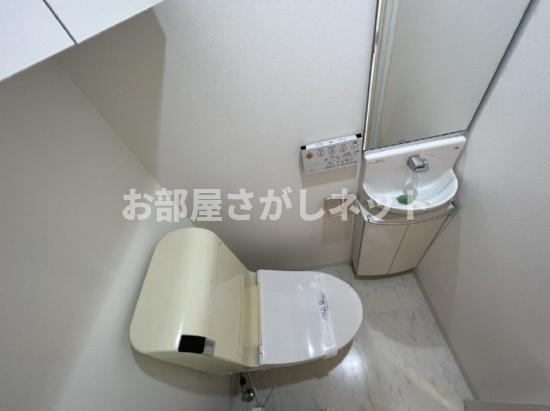 世田谷区代沢４丁目の賃貸マンションのトイレ