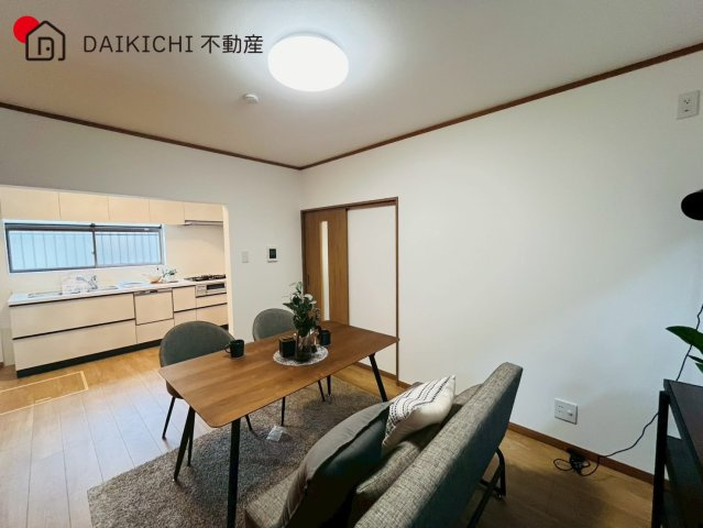 【居間・リビング】 | 川越市岸町１丁目　中古戸建