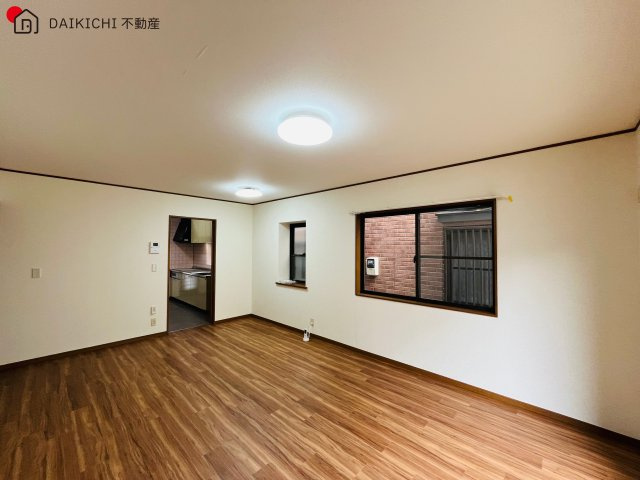 【居間・リビング】 | 川越市霞ヶ関東5丁目　中古戸建