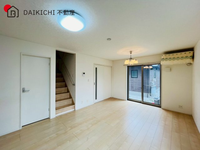 【居間・リビング】 | 川越市藤間　中古戸建
