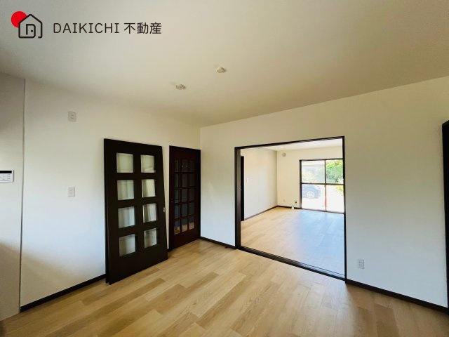 【居間・リビング】 | 川越市豊田本4丁目　中古戸建