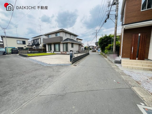 【前面道路含む現地写真】 | 川越市的場　中古戸建